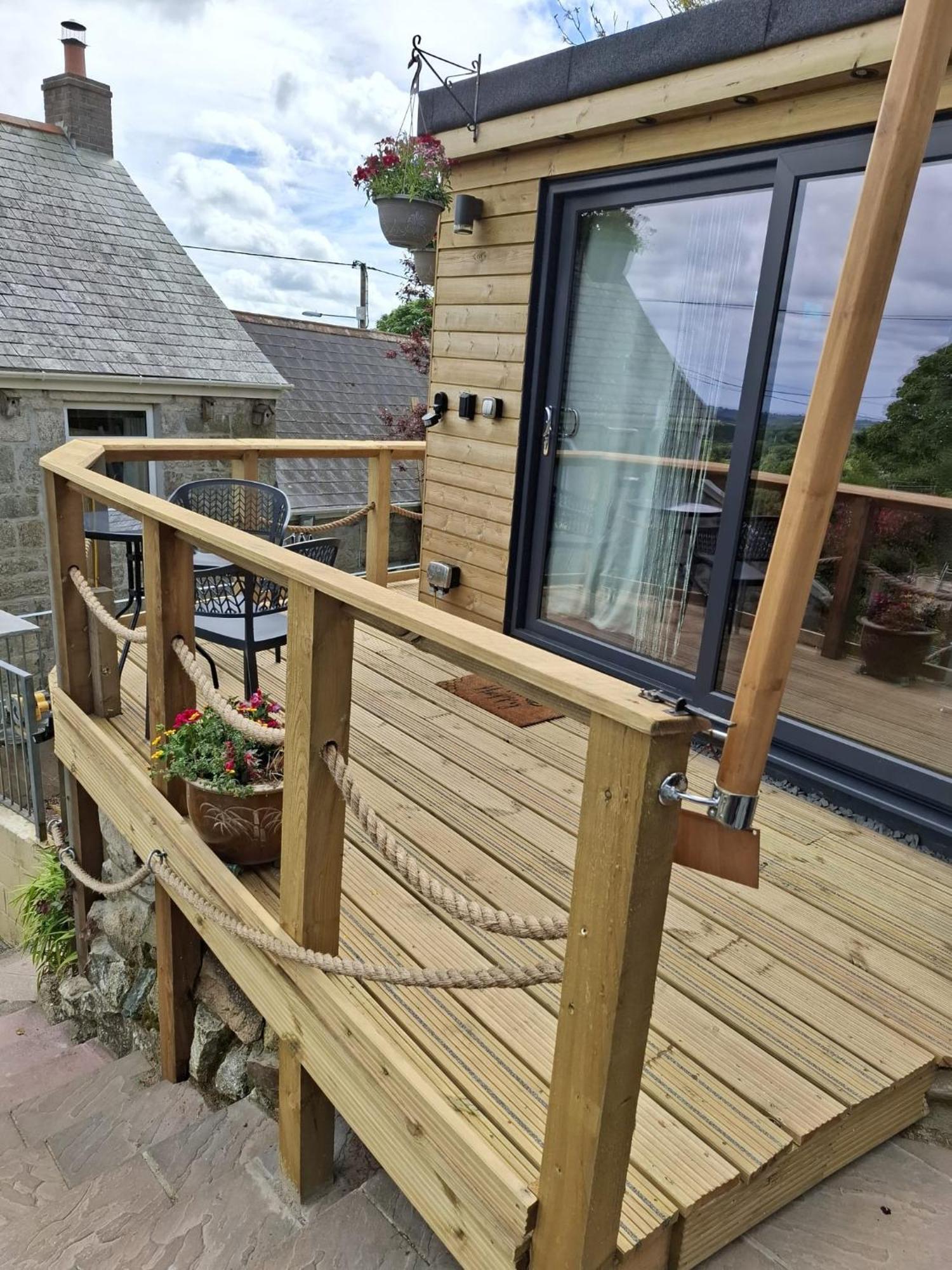 Cosy Cornish Cabin Сейнт Остел Екстериор снимка
