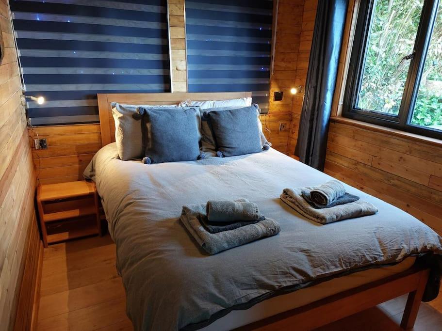 Cosy Cornish Cabin Сейнт Остел Екстериор снимка