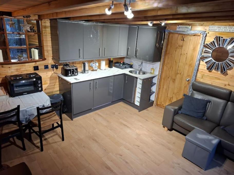 Cosy Cornish Cabin Сейнт Остел Екстериор снимка